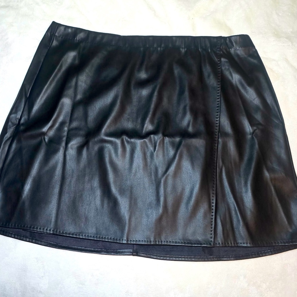 Max Studio Women's Faux Leather Wrap Black  Mini Plus Size Skirt 3X NWT Baddie